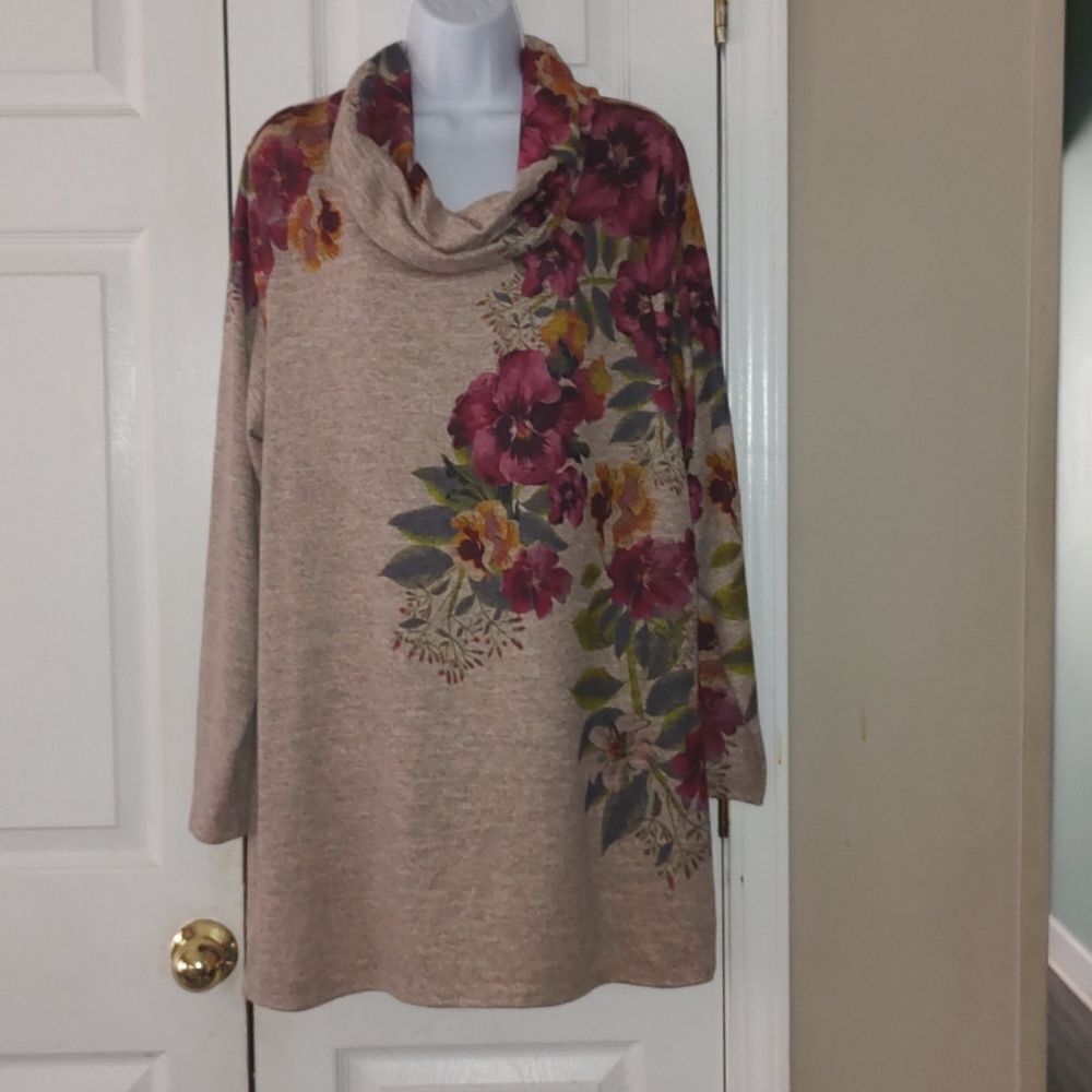 Leo & Nicole light weight long sleeve cowl neck super soft sweater  Sz 1X